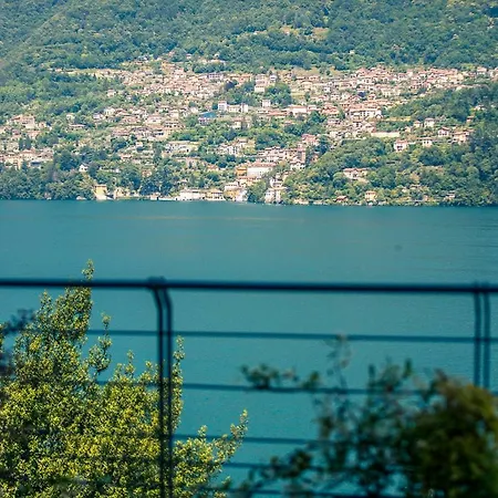 Delle Edere Lake View Apartman *