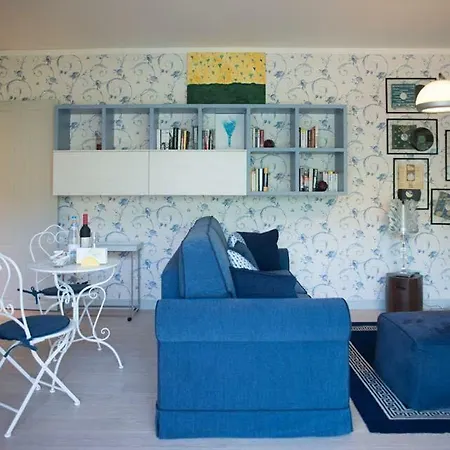 Delle Edere Lake View Apartment *