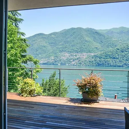 Delle Edere Lake View Apartment